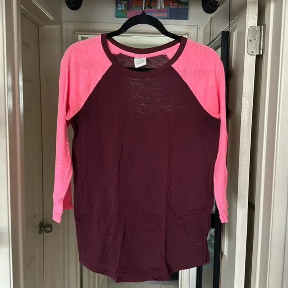 Victoria’s Secret PINK Small 3/4 Sleeve Baseball Tee - Picture 1 of 4
